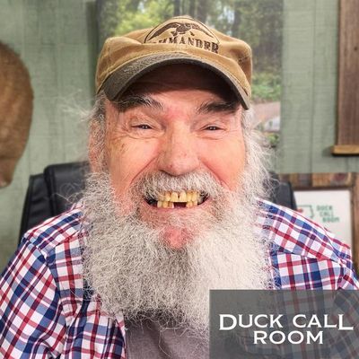 Uncle Si’s Getting Treated to a New Set of Pearly Whites!