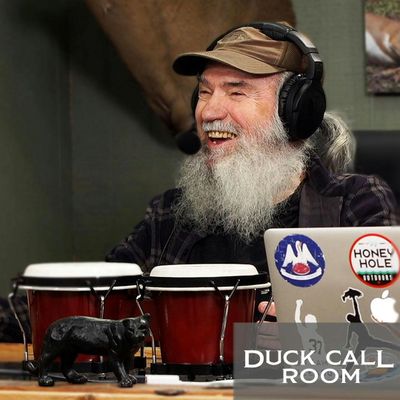 Uncle Si Gives a Touching Tribute to Toby Keith