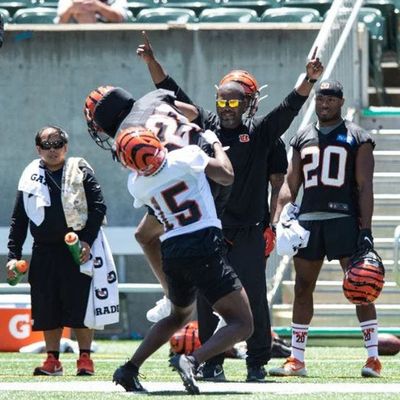 Locked On Bengals - 6/12/2019 Mandatory Minicamp Day 1: AJ Green returns, Jonah Williams is hurt, Christian Westerman gets some PT, and Joe Mixon guarantees playoffs