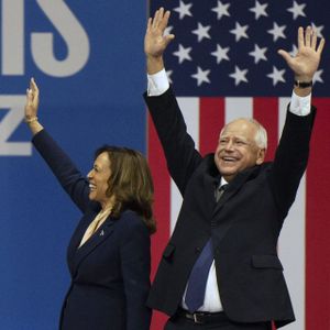 Harris Chooses Walz