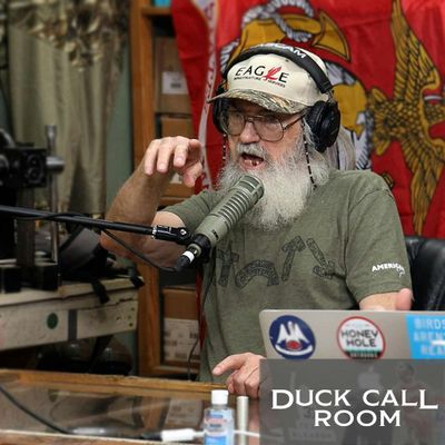 Uncle Si Convinces a Waitress He’s Homeless