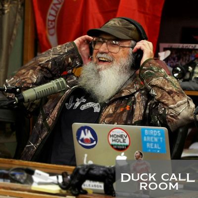 Uncle Si Was Pranked Hard on His Birthday & LOVED It!