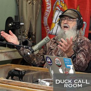Si Robertson Does the Weirdest Thing with Lemons