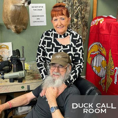 Uncle Si's Wife Drops the TRUTH About Being Married to Si!