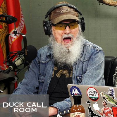 Uncle Si's Giant Snake Phobia Come to Life!
