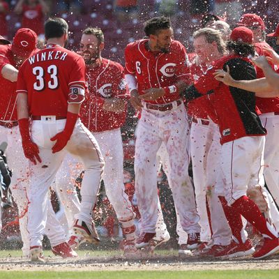 Locked on Reds - 6/7/18 Winker's walks it off, Reds win 7-5
