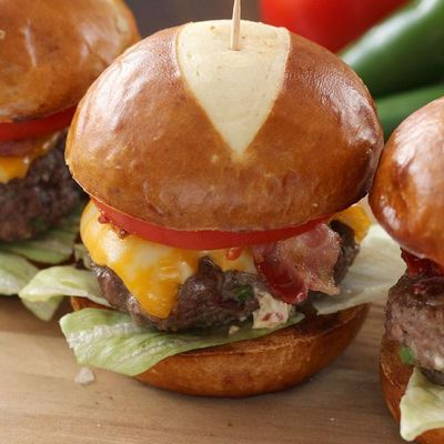 Giant Bombcast 571: It's Like a Big Slider