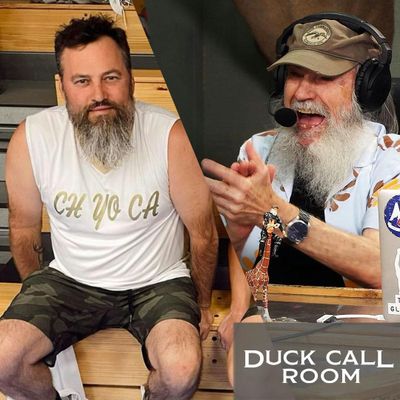 Uncle Si Is Shocked by Willie Robertson's Booty Shorts | Duck Call Room #305
