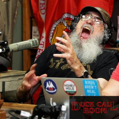 This Is Why Uncle Si Sleeps with a Night-Light