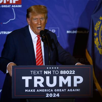 Trump Brings Back Birtherism Taunts
