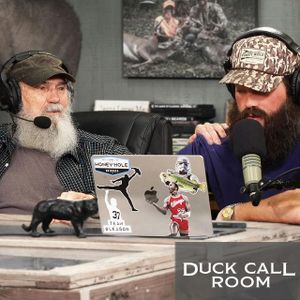 Uncle Si Cries with a Friend During This Tragic Week
