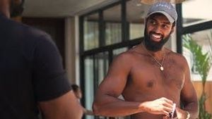 what no one tells you about being the 'funny guy' in the group