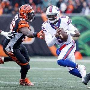 227: Locked on Bengals - 10/4/17 The vibe in the locker room, plus  I talk with Dunlap and Uzomah