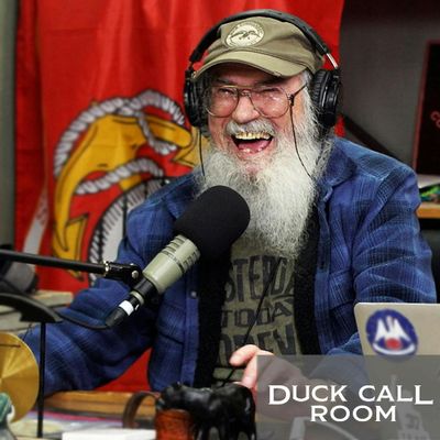 Uncle Si Almost Got KICKED OFF of a Plane!