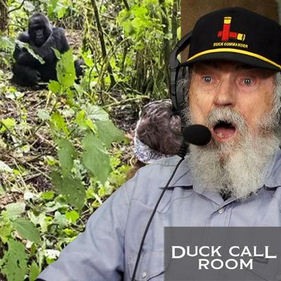 Willie Robertson Accidentally Arms an Ape with a Machete [UNRELEASED VIDEO]