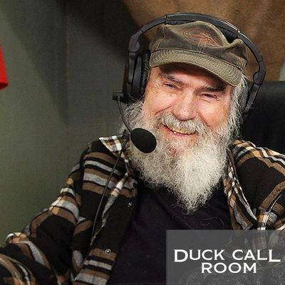 How Uncle Si Keeps the Fame from Going to His Head