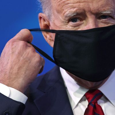1 Year, 400,000 Dead: What Could Change This Week About America's Pandemic Response